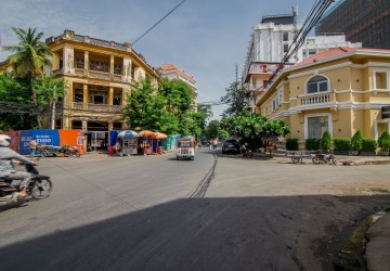 1 Bedroom Renovated Apartment For Rent - Daun Penh, Phnom Penh thumbnail