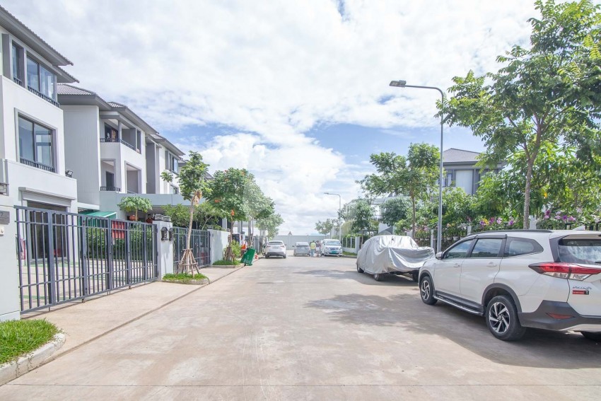 4 Bedroom Twin Villa For Sale at Chip Mong Landmark 271 - Chak Angrae Kraom, Phnom Penh
