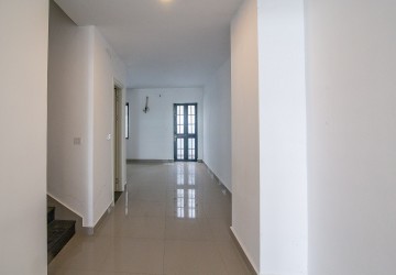 4 Bedroom Shophouse For Rent - Mean Chey, Phnom Penh thumbnail