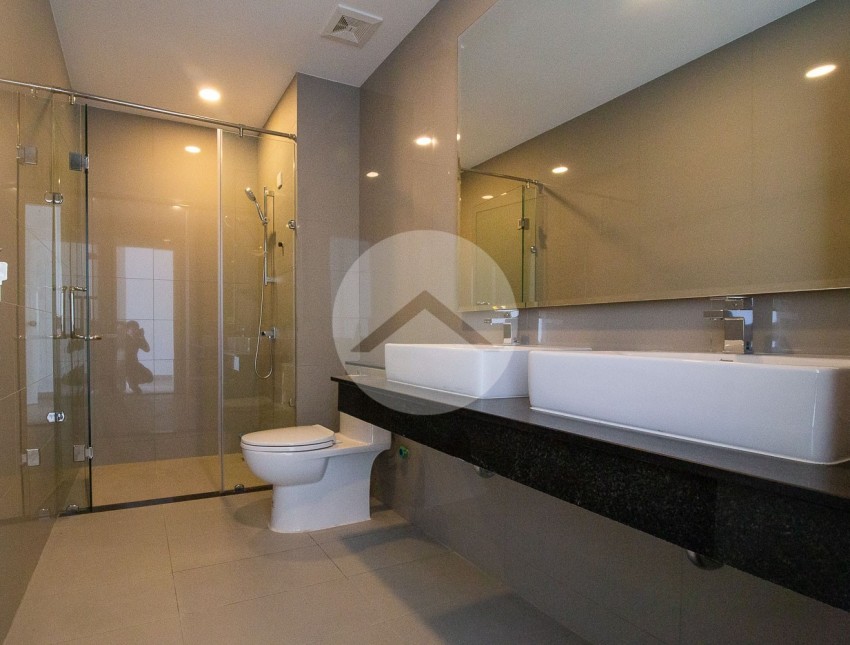 4 Bedrooms Shophouse For Sale - Mean Chey, Phnom Penh