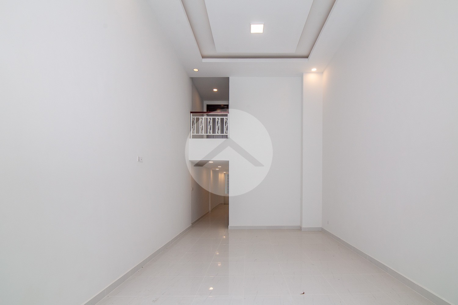 5 Bedroom Shophouse For Rent - Chroy Changvar, Phnom Penh - Image 2 5 Bedroom Shophouse For Rent - Chroy Changvar, Phnom Penh - Image 2