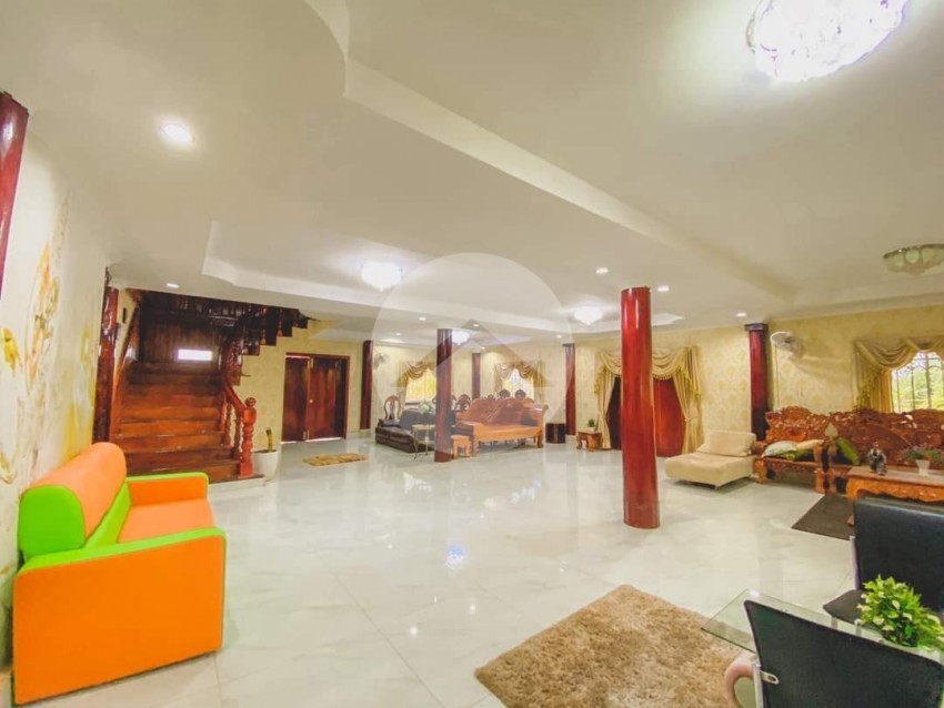 4 Bedroom Villa For Sale - Troav Kot, Siem Reap