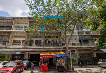 Renovated 1 Bedroom Apartment For Rent - Chaktomukh, Phnom Penh thumbnail