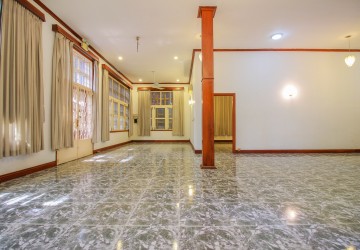 3 Bedroom Villa with Pool For Rent - Tonle Bassac, Phnom Penh thumbnail