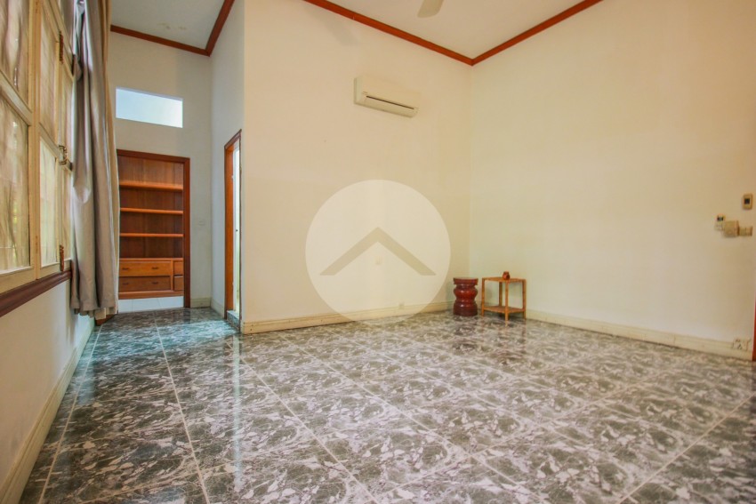 3 Bedroom Villa with Pool For Rent - Tonle Bassac, Phnom Penh