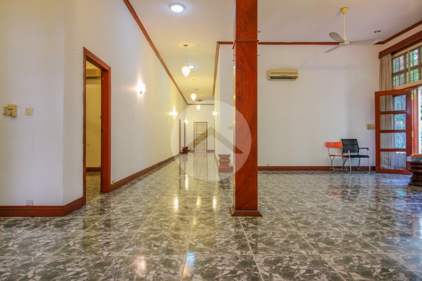 3 Bedroom Villa with Pool For Rent - Tonle Bassac, Phnom Penh