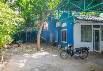 3 Bedroom Villa with Pool For Rent - Tonle Bassac, Phnom Penh thumbnail
