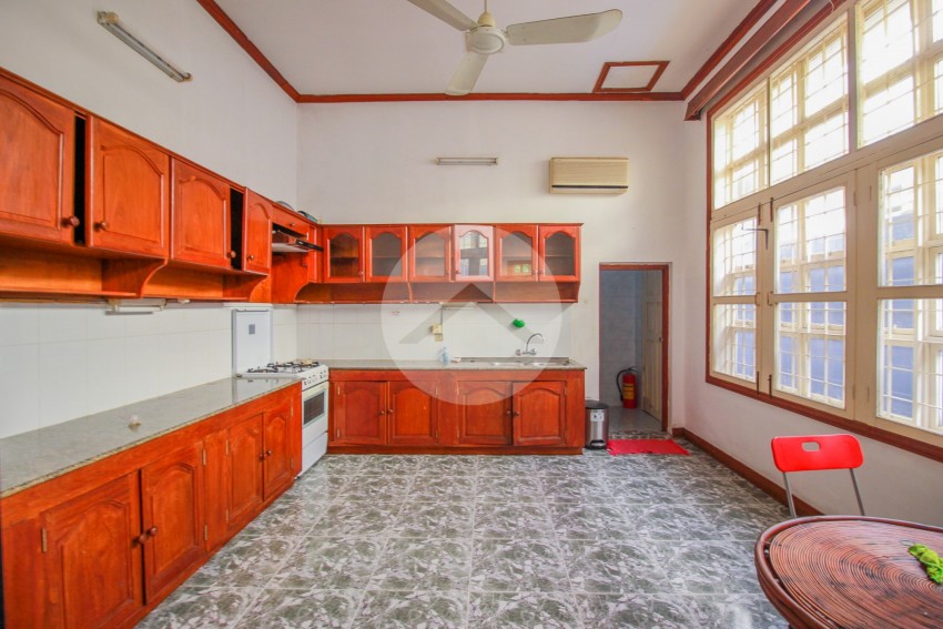 3 Bedroom Villa with Pool For Rent - Tonle Bassac, Phnom Penh