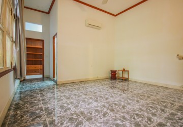 3 Bedroom Villa with Pool For Rent - Tonle Bassac, Phnom Penh thumbnail