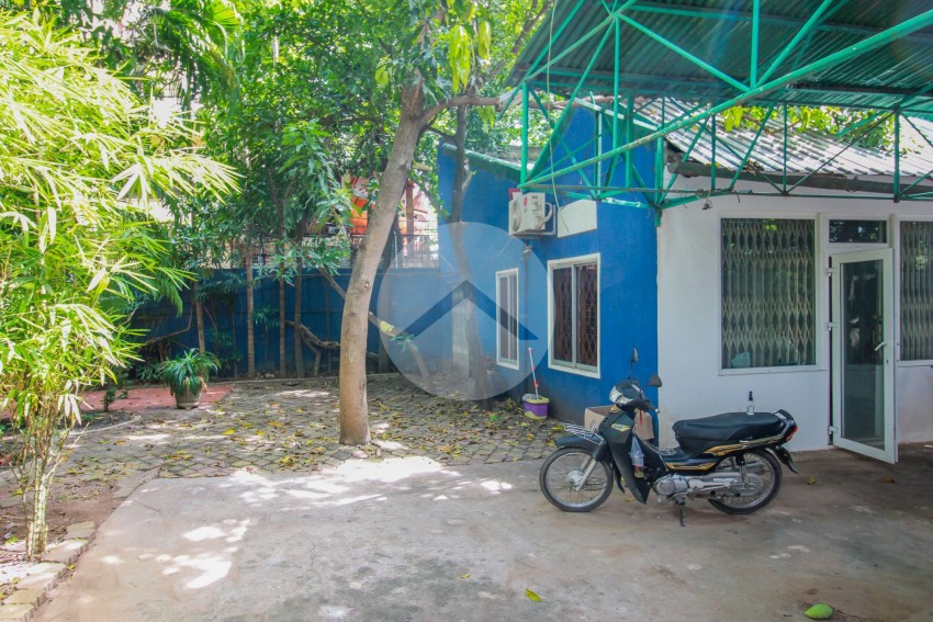 3 Bedroom Villa with Pool For Rent - Tonle Bassac, Phnom Penh