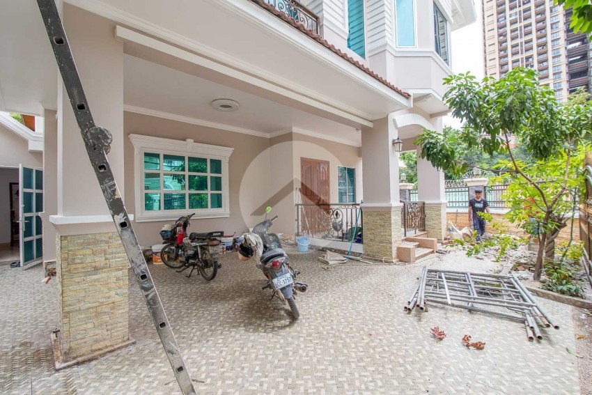 4 Bedroom Villa For Rent -Tonle Bassac, Phnom Penh