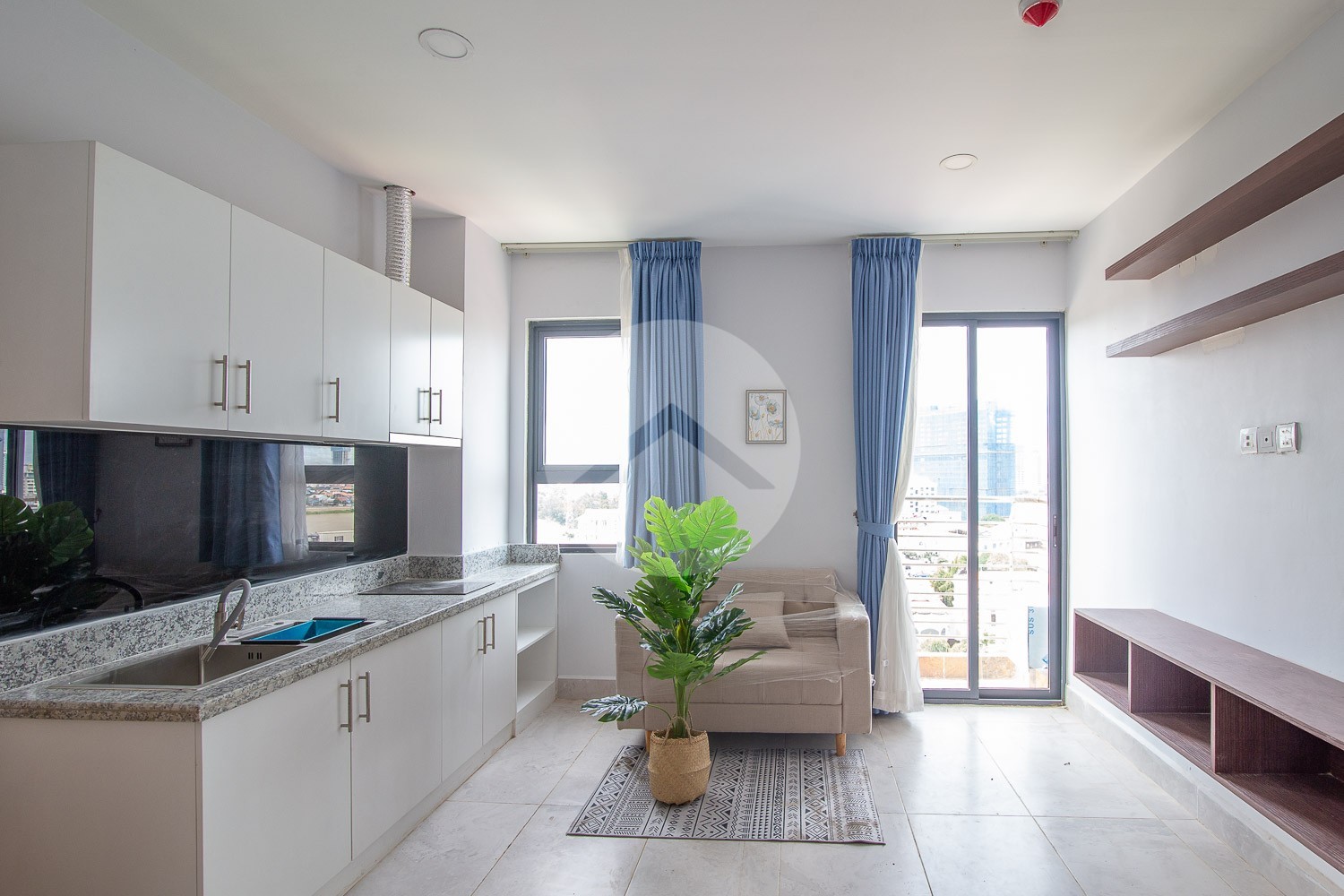 1 Bedroom Apartment For Rent - Phsa Chas, Daun Penh, Phnom Penh - Image 3
