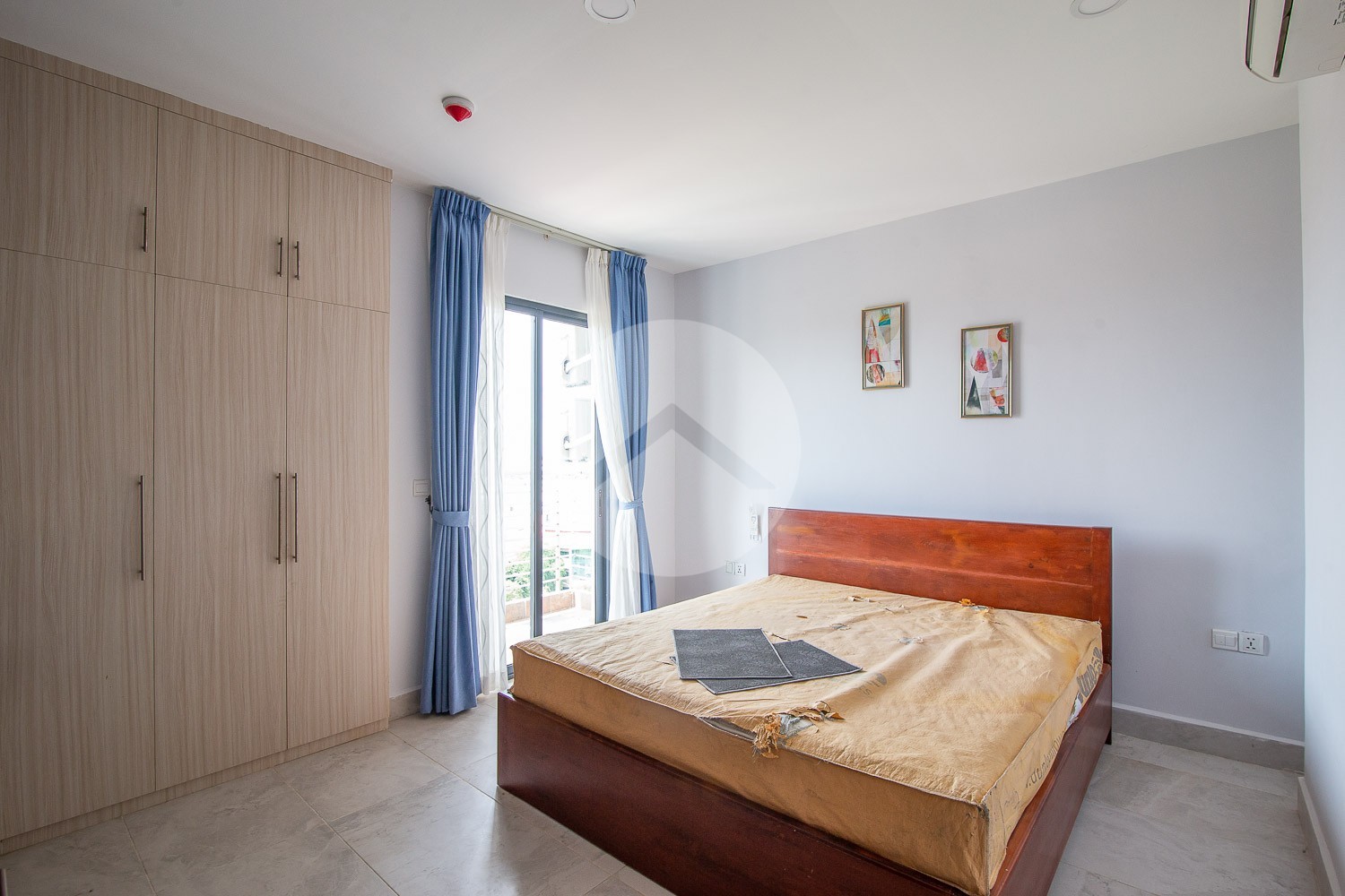 1 Bedroom Apartment For Rent - Phsa Chas, Daun Penh, Phnom Penh - Image 4