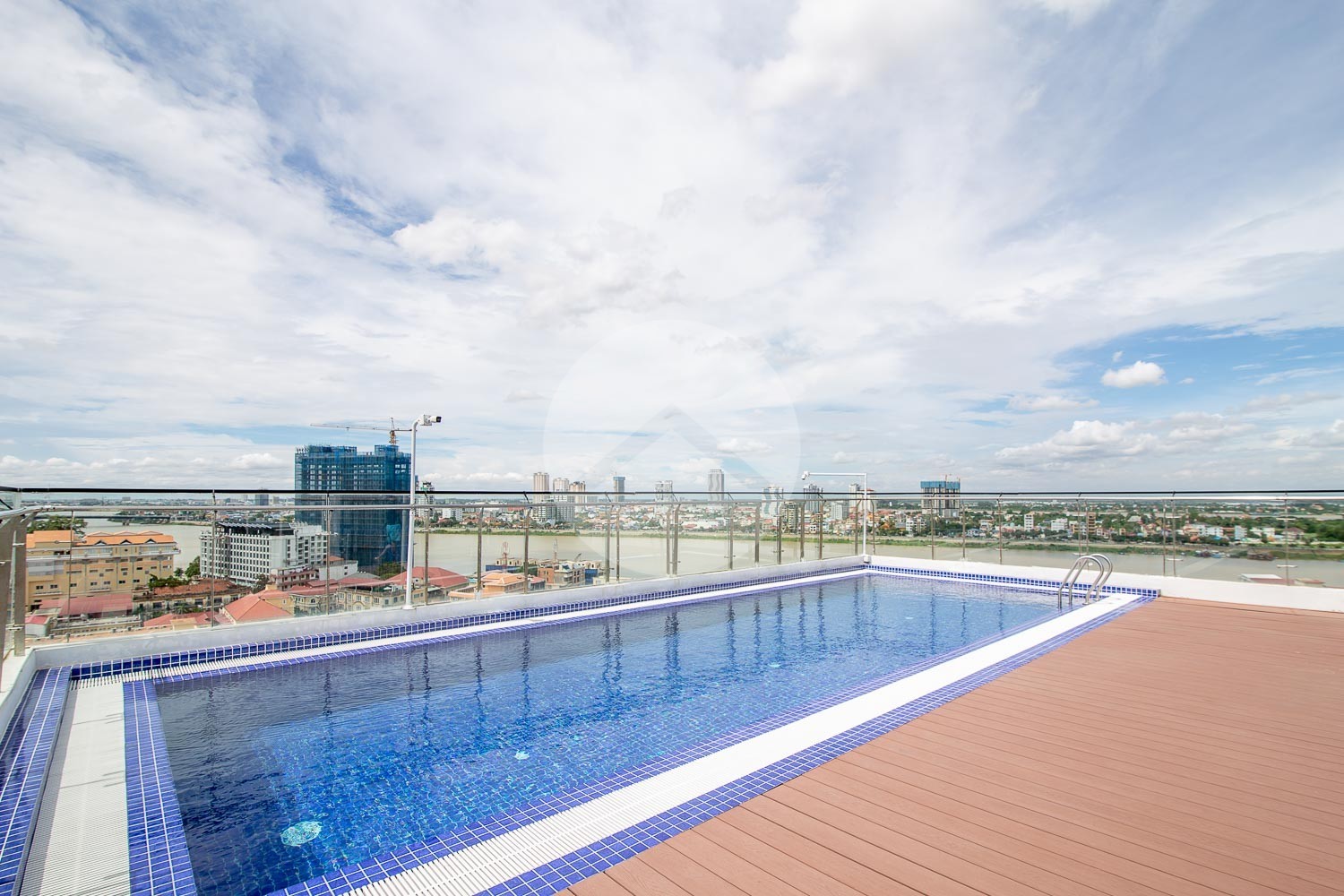 1 Bedroom Apartment For Rent - Phsa Chas, Daun Penh, Phnom Penh - Image 12