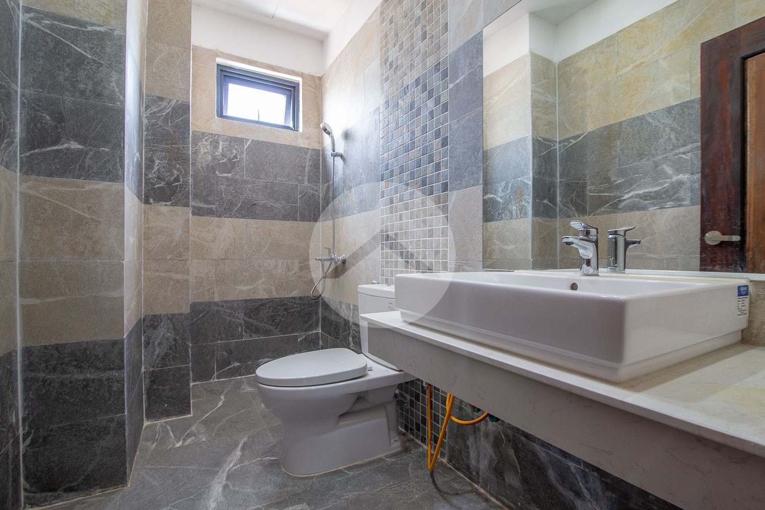 1 Bedroom Apartment For Rent - Phsa Chas, Daun Penh, Phnom Penh - Image 8