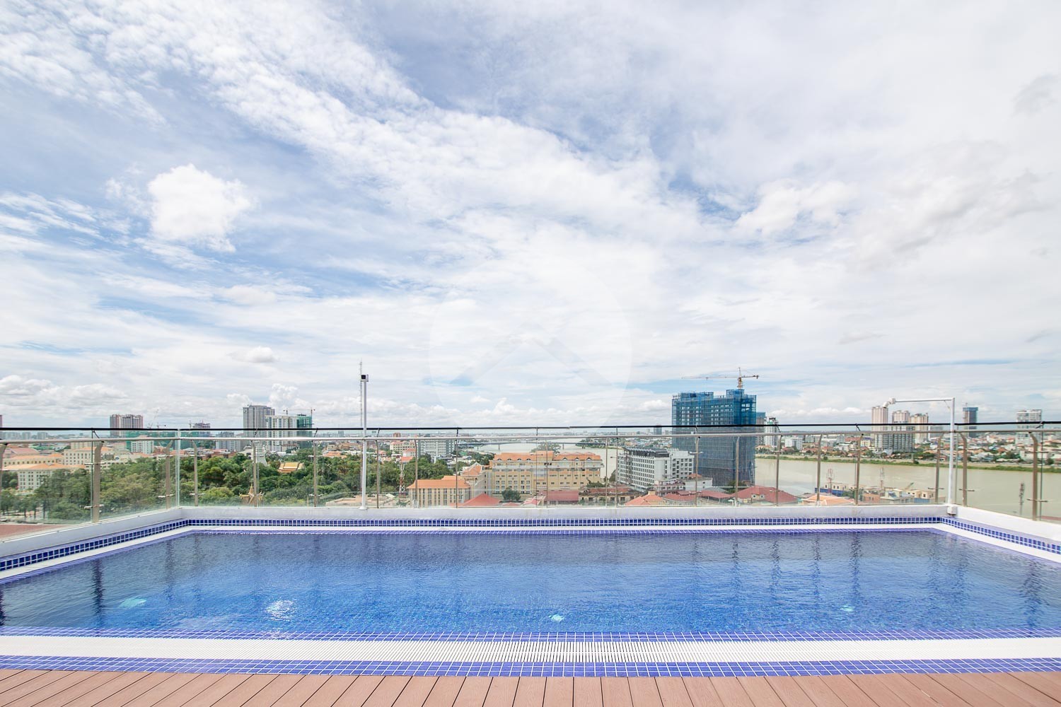 1 Bedroom Apartment For Rent - Phsa Chas, Daun Penh, Phnom Penh - Image 11