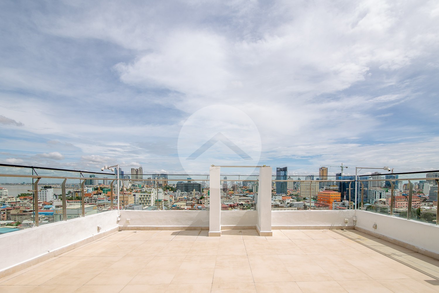 1 Bedroom Apartment For Rent - Phsa Chas, Daun Penh, Phnom Penh - Image 14
