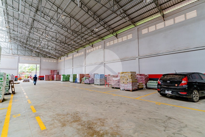 800 Sqm Warehouse For Rent - Sala Kamreuk, Siem Reap