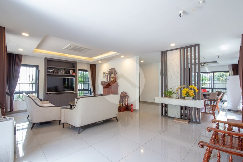 5 Bedroom Queen Villa For Rent - Borey Chip Mong  598,  Phnom Penh