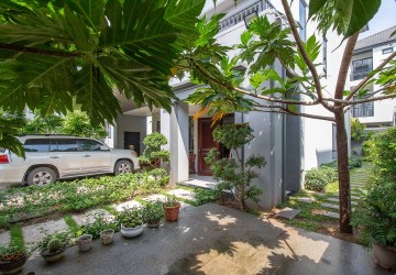 5 Bedroom Queen Villa For Rent - Borey Chip Mong  598,  Phnom Penh thumbnail