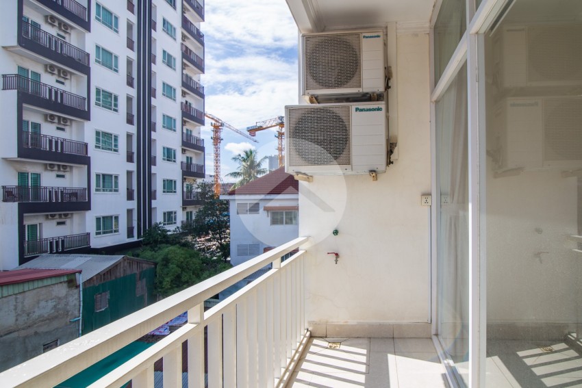 2 Bedroom Apartment For Rent - Tonle Bassac, Phnom Penh