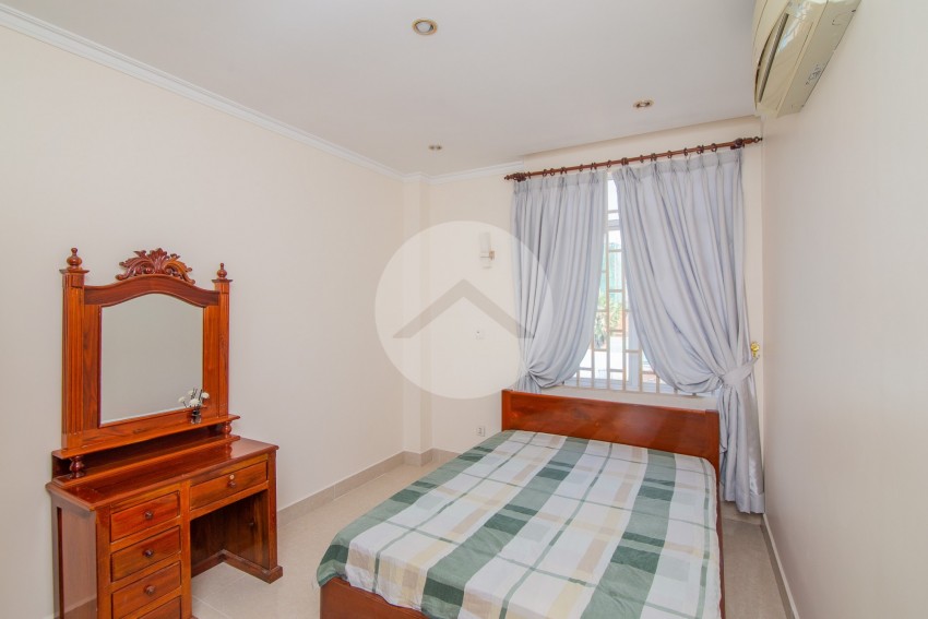 2 Bedroom Apartment For Rent - Tonle Bassac, Phnom Penh