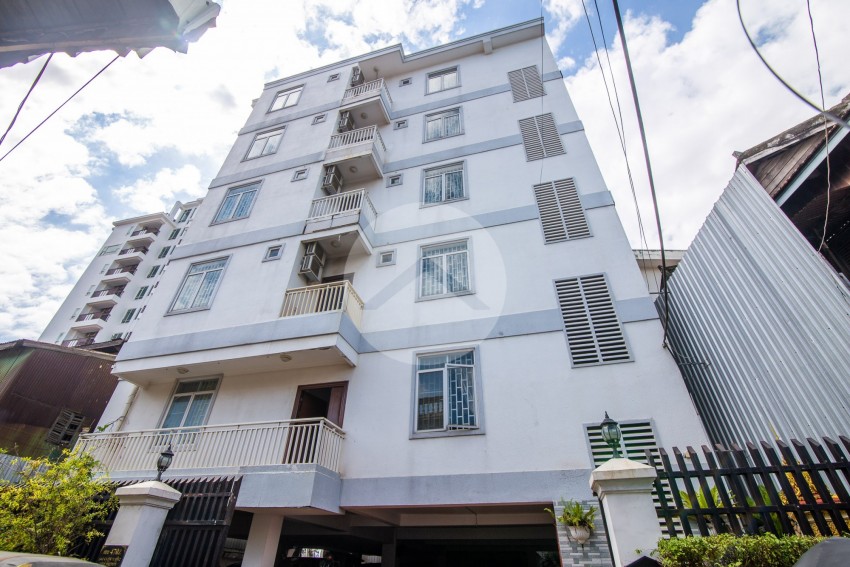 2 Bedroom Apartment For Rent - Tonle Bassac, Phnom Penh