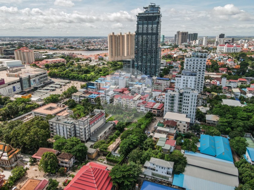 7 Bedroom Townhouse For Sale - Tonle Bassac, Phnom Penh