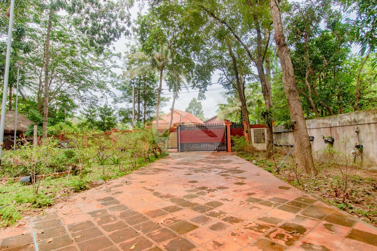 7 Bedroom Villa For Rent - Svay Dangkum, Siem Reap - Image 13