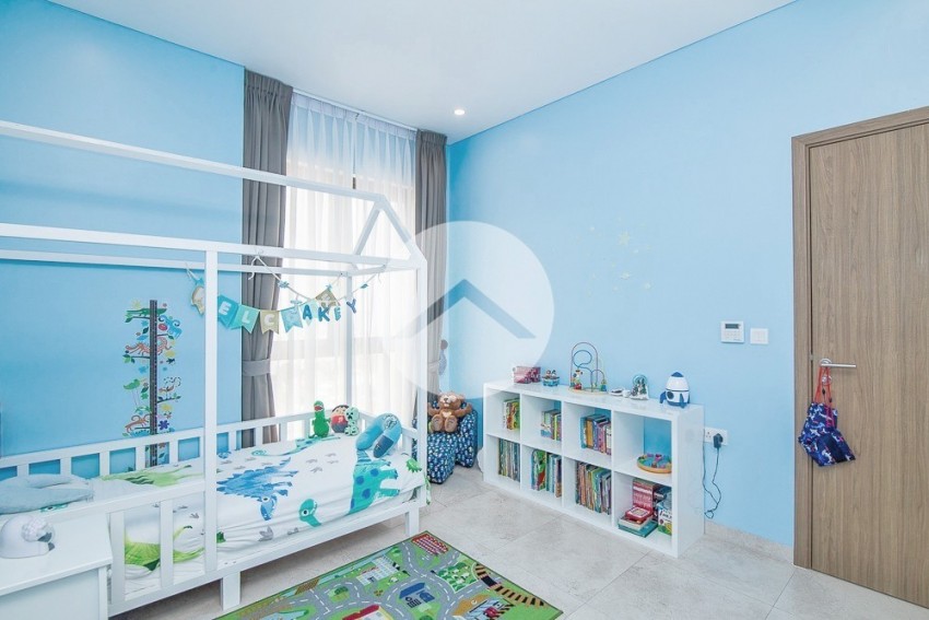 4 Bedroom Luxury Penthouse For Sale - Tonle Bassac, Phnom Penh