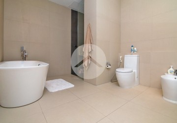 4 Bedroom Luxury Penthouse For Sale - Tonle Bassac, Phnom Penh thumbnail