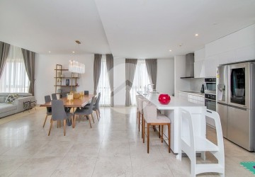 4 Bedroom Luxury Penthouse For Sale - Tonle Bassac, Phnom Penh thumbnail