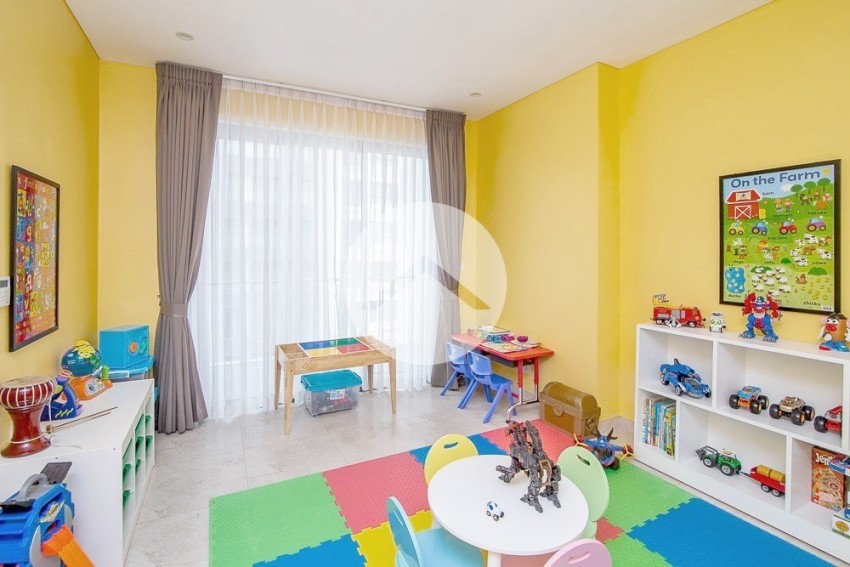 4 Bedroom Luxury Penthouse For Sale - Tonle Bassac, Phnom Penh