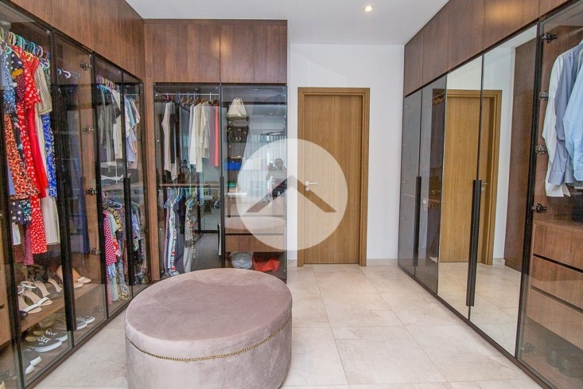 4 Bedroom Luxury Penthouse For Sale - Tonle Bassac, Phnom Penh