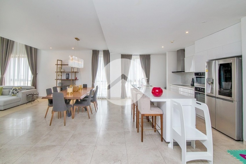 4 Bedroom Luxury Penthouse For Sale - Tonle Bassac, Phnom Penh