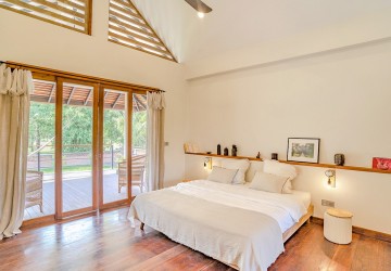 4 Bedroom Luxury Villa For Sale - Svay Dangkum, Siem Reap thumbnail