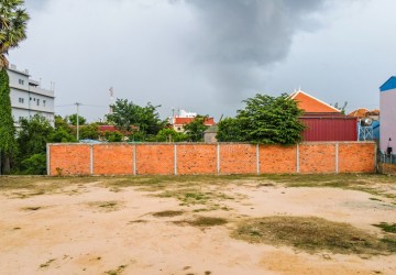   2000 Sqm Residential Land For Sale - Svay Dangkum, Siem Reap thumbnail