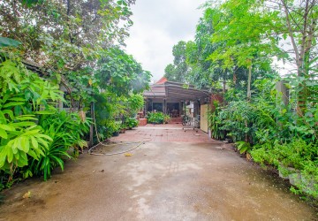 2 Bedroom House For Sale - Svay Dangkum, Siem Reap thumbnail