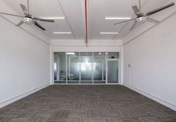 95 Sqm Commercial Office For Rent - Chak Angrea Area, Phnom Penh thumbnail
