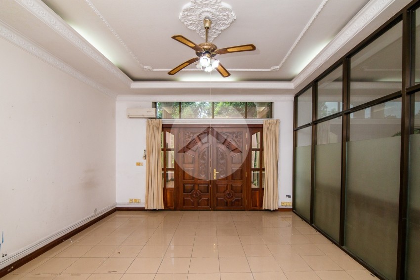 7 Bedroom Commercial Villa For Rent - Near National Museum, Chey Chumneah, Phnom Penh