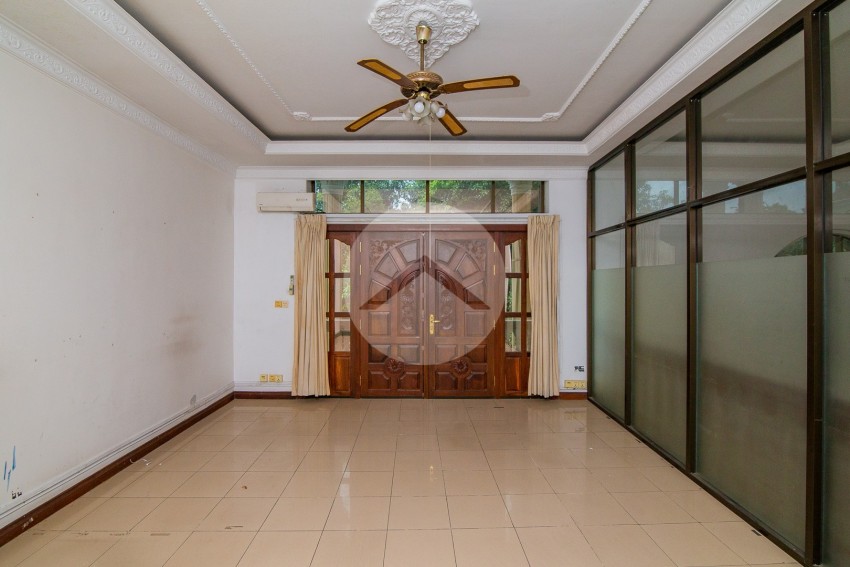 7 Bedroom Commercial Villa For Rent - Near National Museum, Chey Chumneah, Phnom Penh