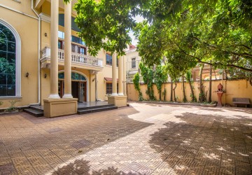 7 Bedroom Commercial Villa For Rent - Near National Museum, Chey Chumneah, Phnom Penh thumbnail