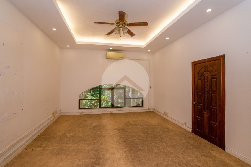 7 Bedroom Commercial Villa For Rent - Near National Museum, Chey Chumneah, Phnom Penh