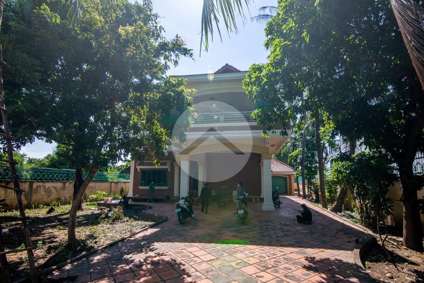 4 Bedroom Villa For Sale - Chroy Changvar, Phnom Penh