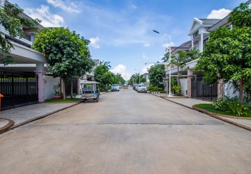 4 Bedroom Twin Villa For Rent - Chak Angre kraom , Phnom Penh thumbnail