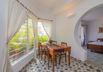 3 Bedroom Renovated Apartment For Rent - Phsar Kandal 1, Phnom Penh thumbnail