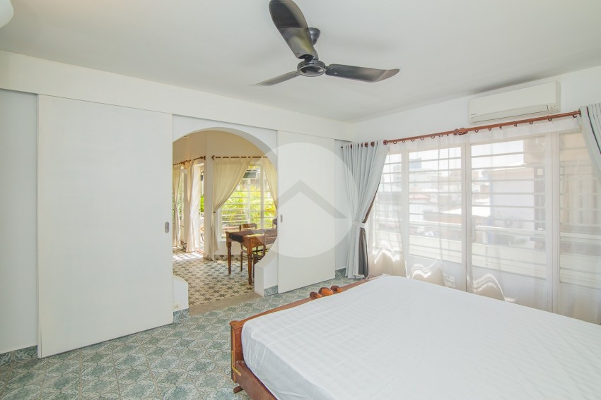 3 Bedroom Renovated Apartment For Rent - Phsar Kandal 1, Phnom Penh