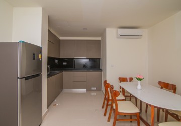 3 Bedroom Condo For Rent - The Peak, Tonle Bassac. Phnom Penh thumbnail