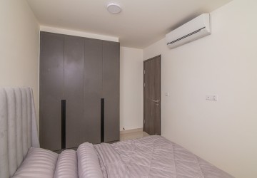 3 Bedroom Condo For Rent - The Peak, Tonle Bassac. Phnom Penh thumbnail