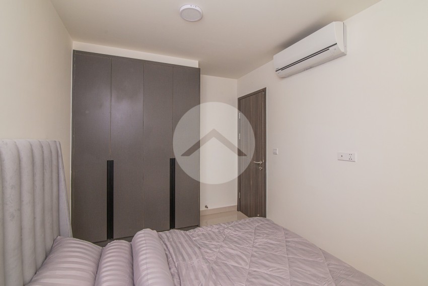 3 Bedroom Condo For Rent - The Peak, Tonle Bassac. Phnom Penh